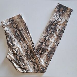 Top Chic Snake Print Leggings